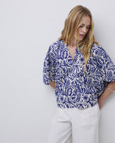 Camicia con scollo a V floreale blu indaco